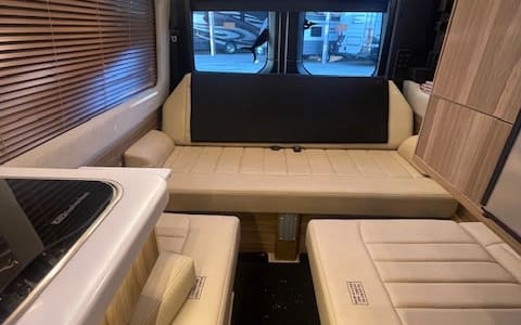 Airstream Mercedes Sprinter- 4x4 luxury camper van