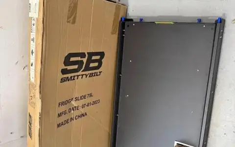 Smittybilt 75l fridge slide