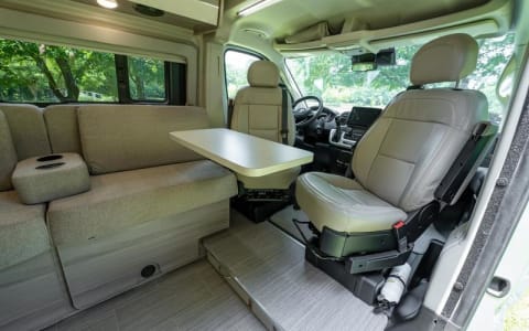 Urban Freedom: The 18ft Premium-Equipped RV Sanctu
