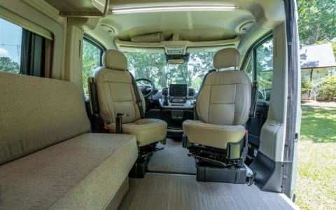Urban Freedom: The 18ft Premium-Equipped RV Sanctu