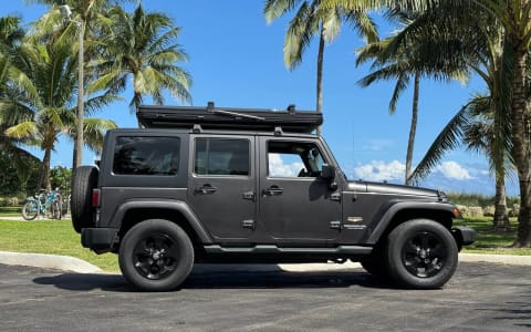 4x4 Rooftop Tent Adventure Camper