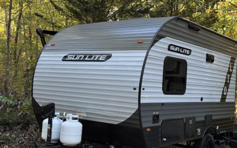 2024 Sunset Park Sunlite Ltd 13BD Minnow-Campers