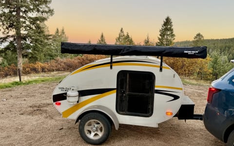 Cozy Teardrop – Fully Stocked Comfort with Shower,