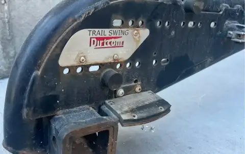 Spare tire swing out - hitch mounted