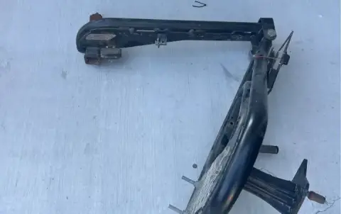 Spare tire swing out - hitch mounted