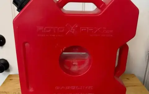 RotoPax 2 Gallon Gas Can
