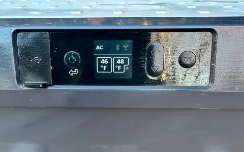 Dometic CFX3 75 Powered Cooler Dual Zone + Slide