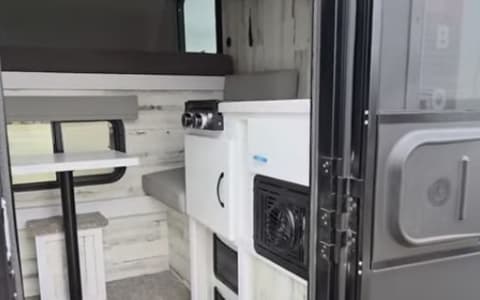 2025 Mondern Buggy Truck Camper & 2024 F150 Powerb