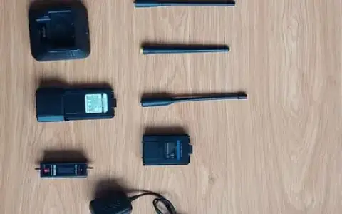 VHF/UHF Ham Radio Baofeng with Extra Batteries VHF/UHF Ham Radio Baofeng with Extra Batteries