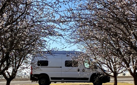 2022 Winnebago Solis Camper Van 4 sleeper/ 4 seats