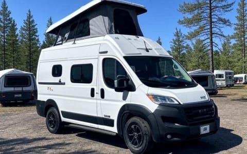2025 Winnebago Solis Pocket 36B