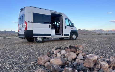 2020 Off-Grid 4-Season Camper – Fully Loaded, Taho