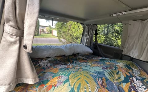 Hanalei VW Camper • Parking, Shower & WiFi