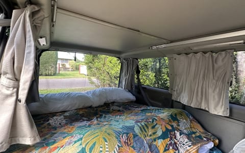 Hanalei VW Camper • Parking, Shower & WiFi
