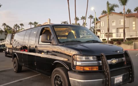 Adventure-Ready Luxury Campervan – Off-Grid, Fresh
