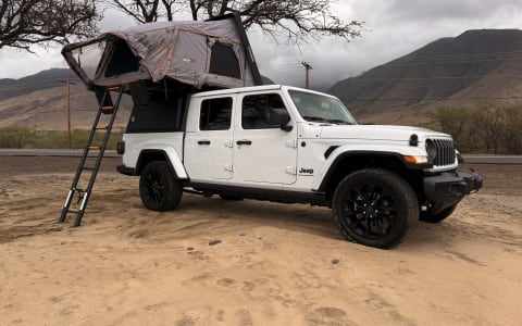 Jeep Gladiator Nighthawk by Easy Camping Maui