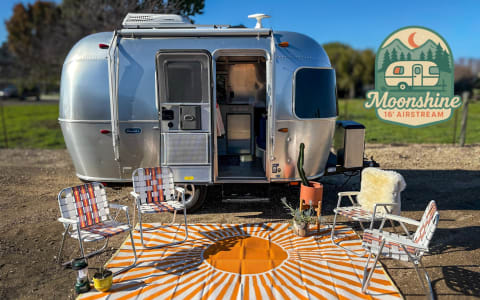 Moonshine: Retro-Coastal 16’ Airstream (Concierge 