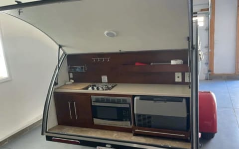 Easy Travel Trailer for Rent